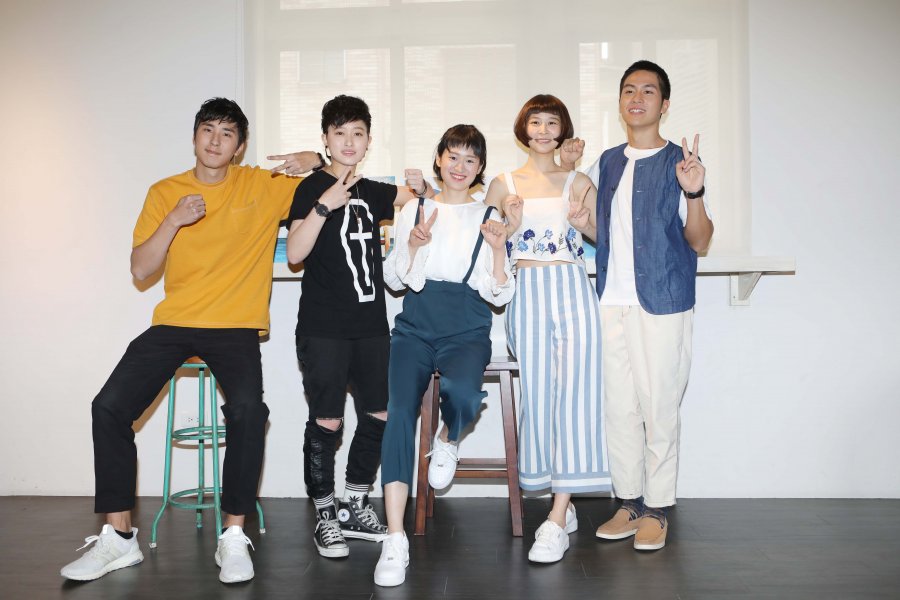 靚仔演員、配音演員、藝人總結寫真集 靚唔靚仔就見仁見智喇， 但係點解咁多參賽者影緊造型照嘅時候